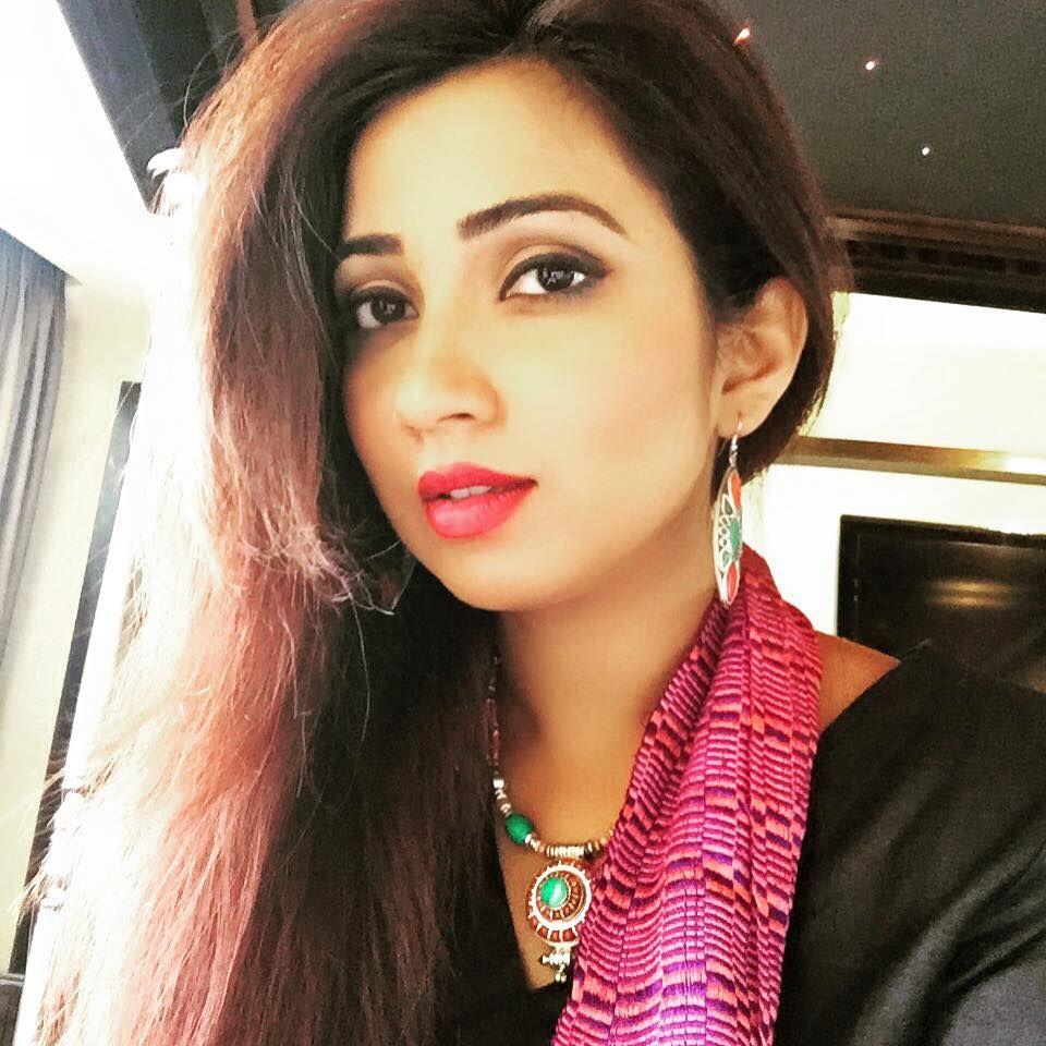 Shreya Ghoshal Rare & Unseen Photos