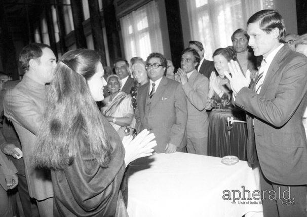 Sonia Gandhi Rare & Unseen Photos