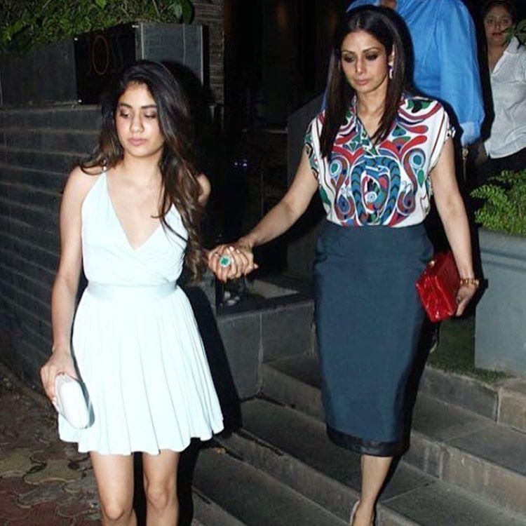 Sridevi’s Daughter Jhanvi Kapoor's PICS goes viral on social media