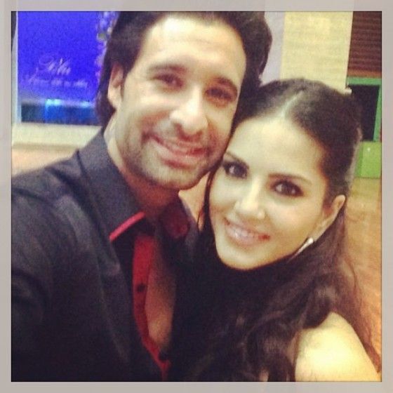 Sunny Leone Cute Dovey Selfies Pics