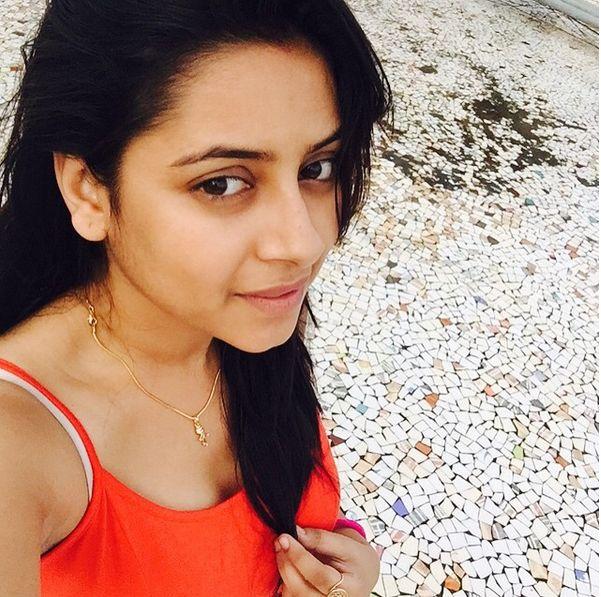 TV Actress Pratyusha Banerjee Rare Photos