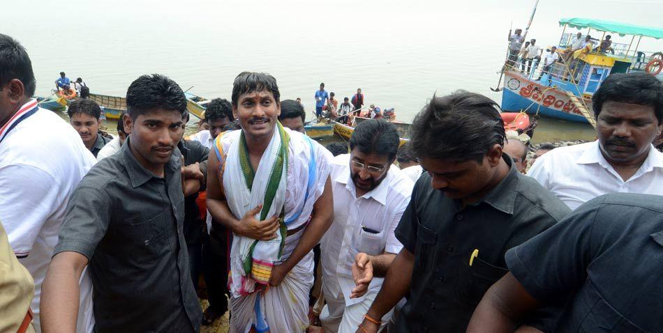 Ys Jagan at Godavari Maha Pushkaram Photos