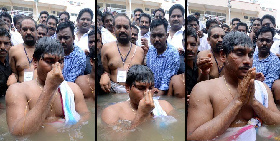 Ys Jagan at Godavari Maha Pushkaram Photos