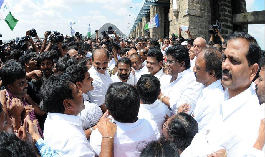 YS Jagan Bus Yatra Photos