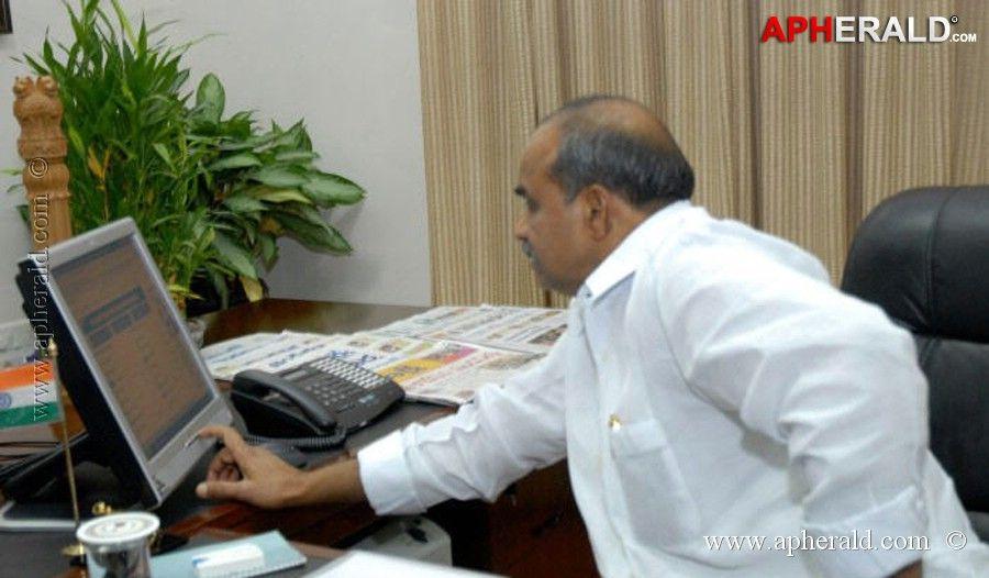 Death Anniversary Special: YS Rajasekhara Reddy Rare & Unseen Photos