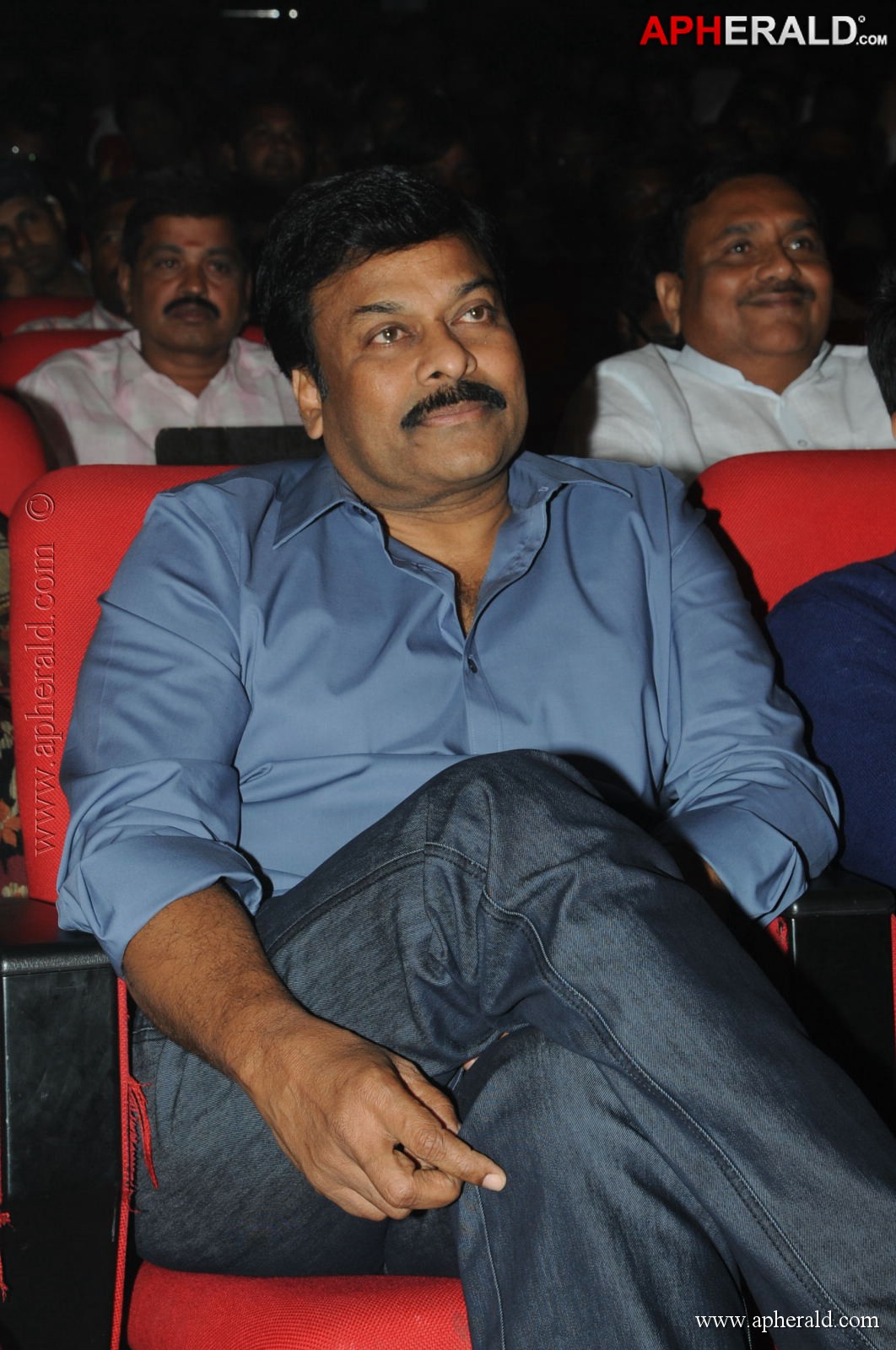 Chiranjeevi at Yevadu Audio