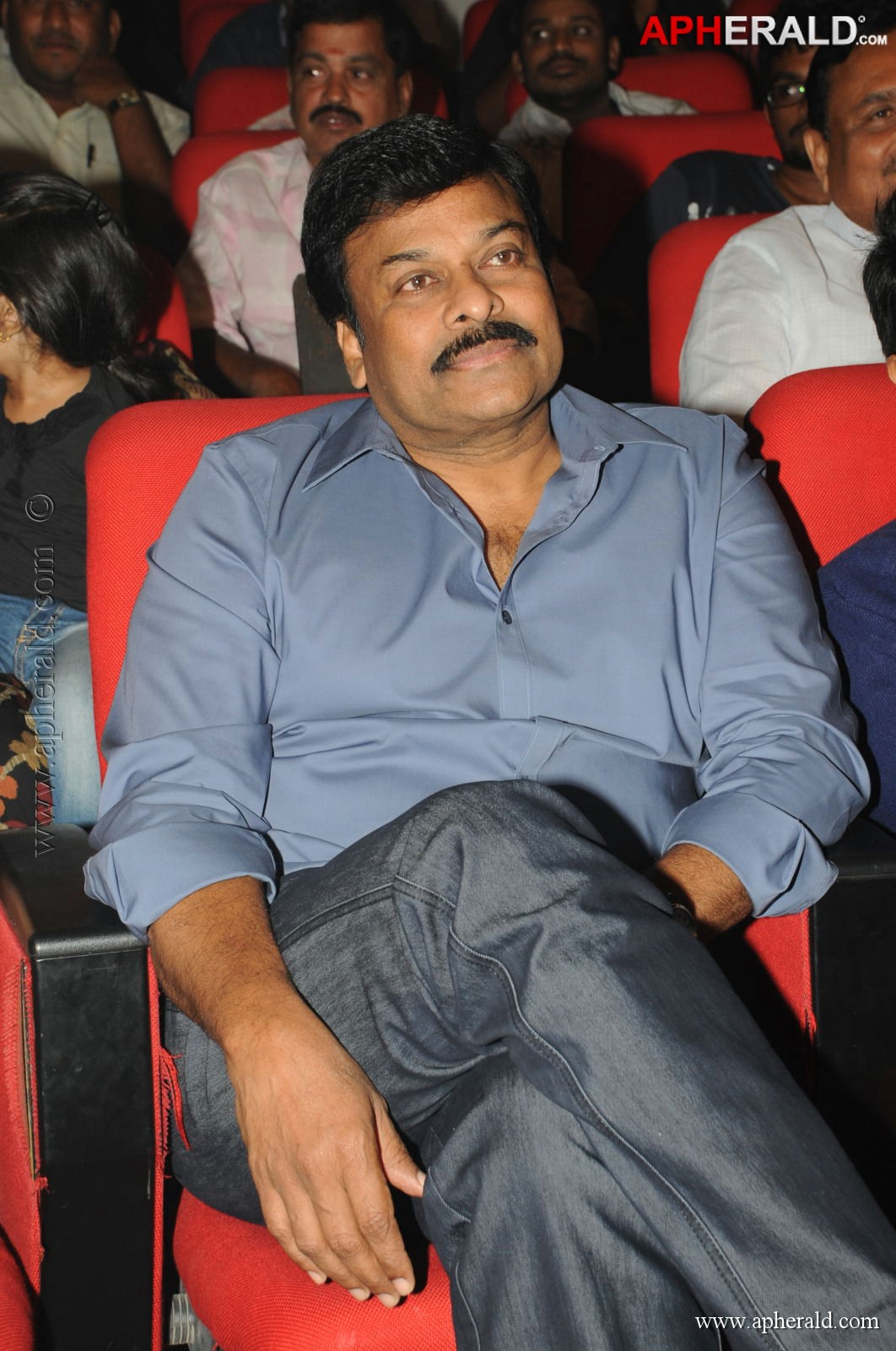 Chiranjeevi at Yevadu Audio