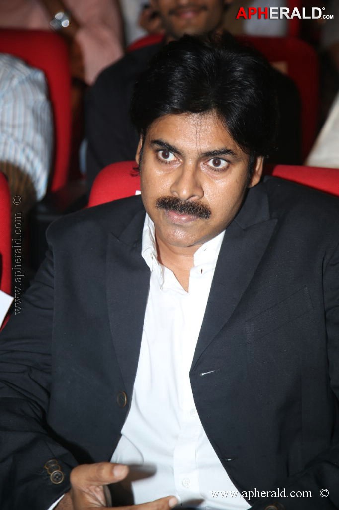 Pawan Kalyan at Attarintiki Daredi Audio