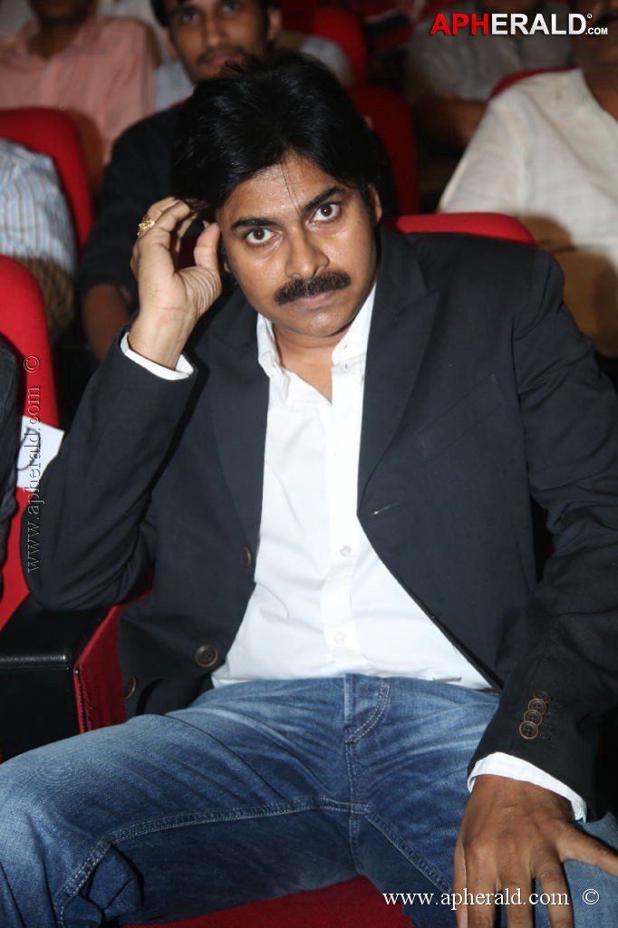 Pawan Kalyan at Attarintiki Daredi Audio