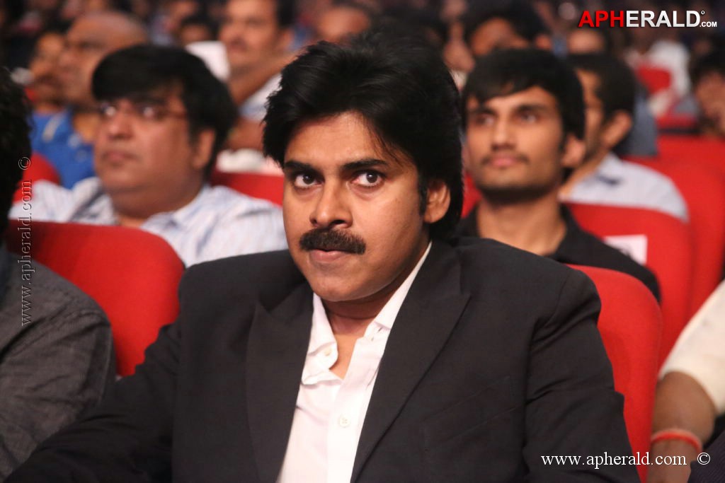 Pawan Kalyan at Attarintiki Daredi Audio