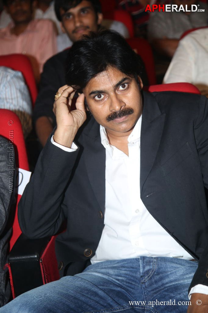 Pawan Kalyan at Attarintiki Daredi Audio