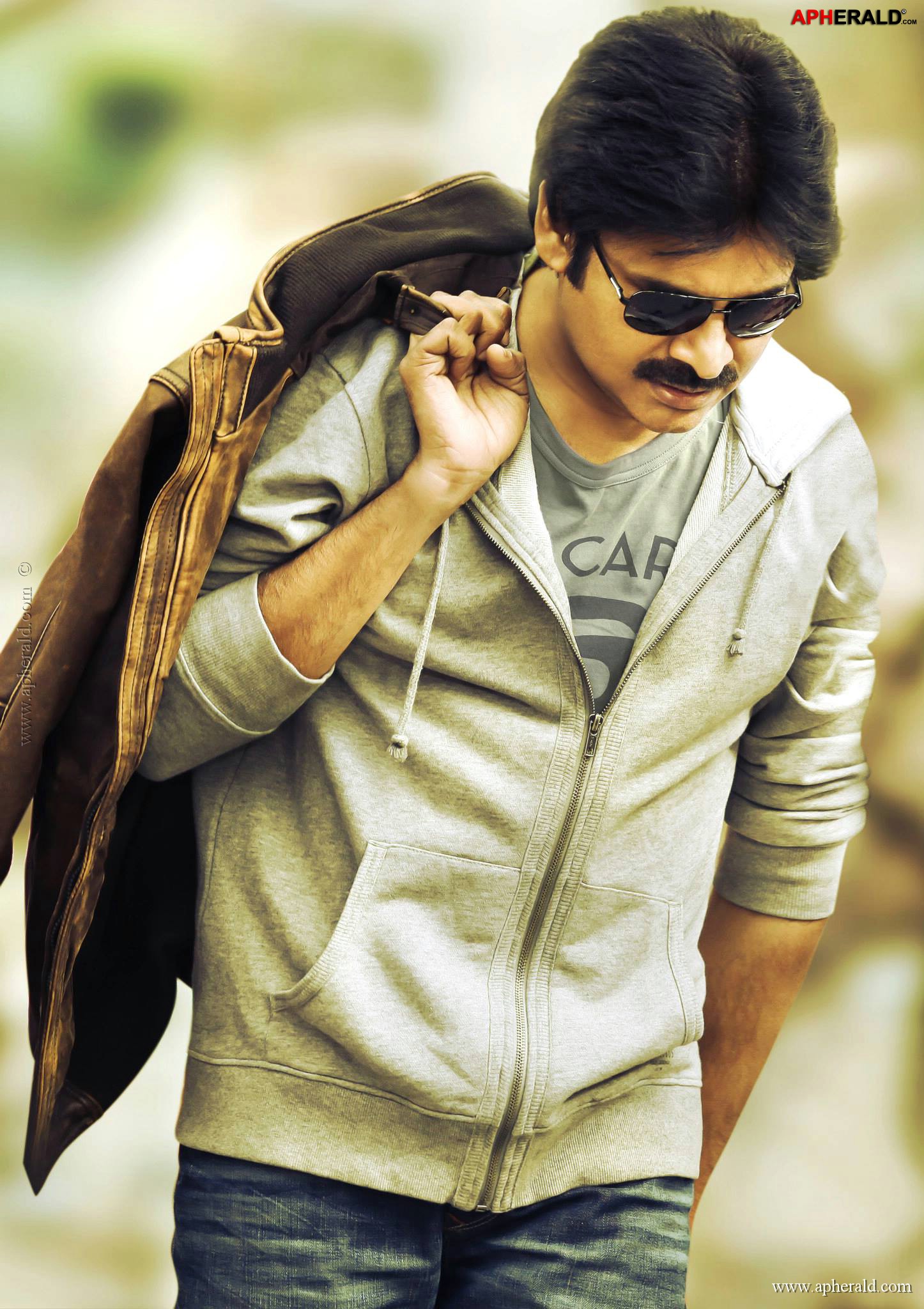 Pawan Rocking Stills in Attarintiki Daredi