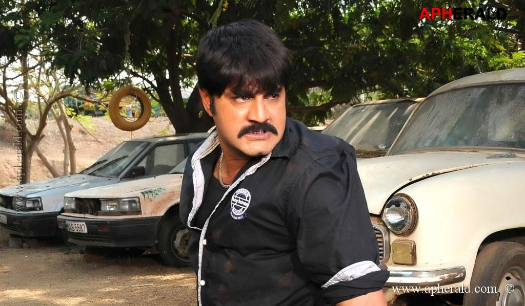 Srikanth Stills in Mondodu Movie