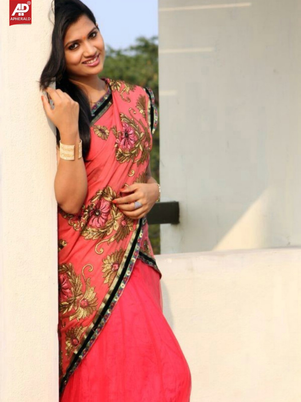 actress niraja photos