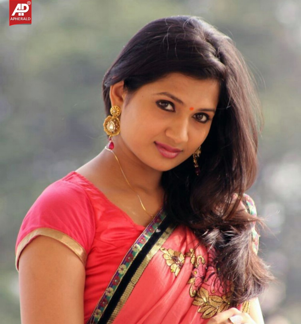 actress niraja photos