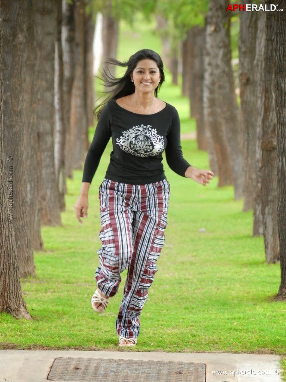 Actress Sneha Photos