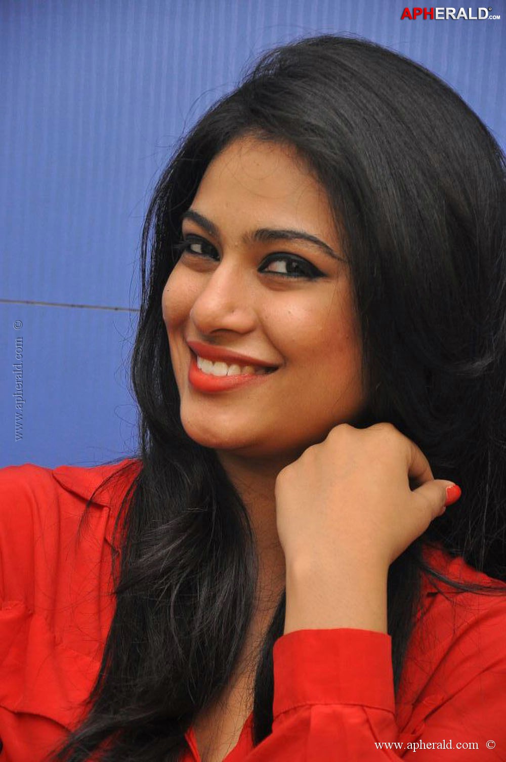 Actress Zara Photos