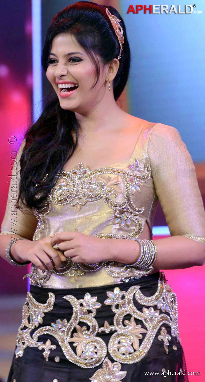 Anjali Latest Photos at Cine Maa Awards 2013