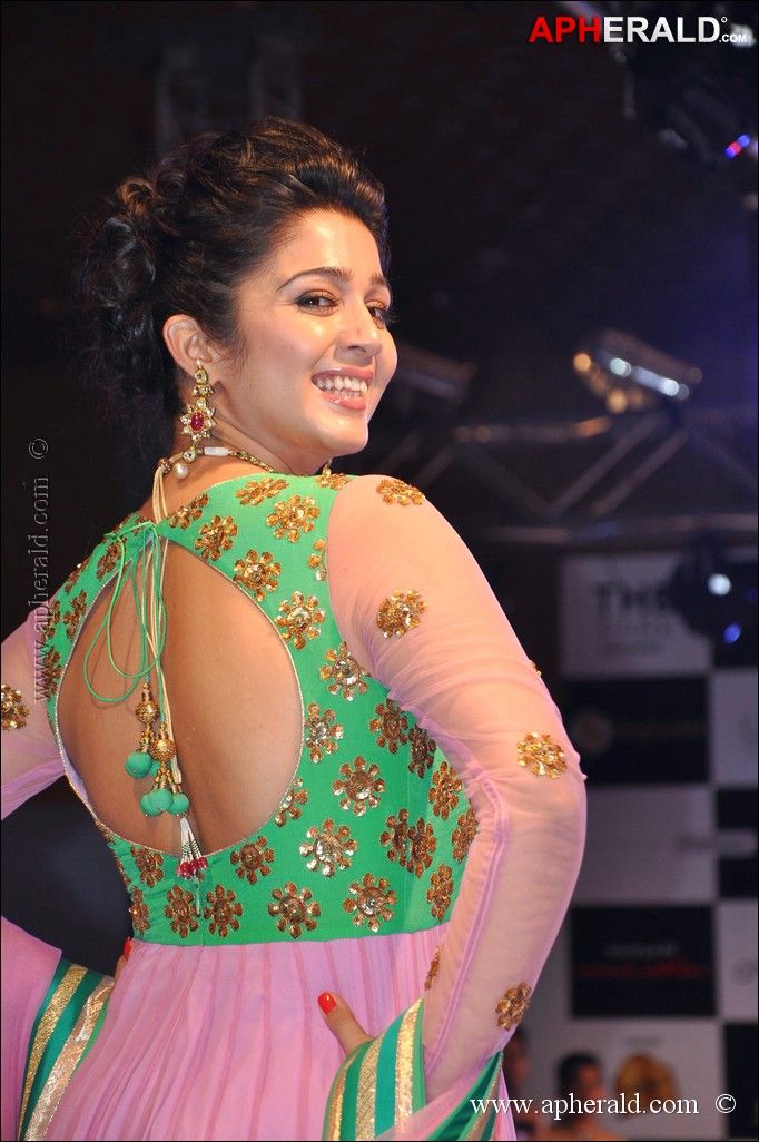 Charmee kaur Latest Hot & Cute Photos