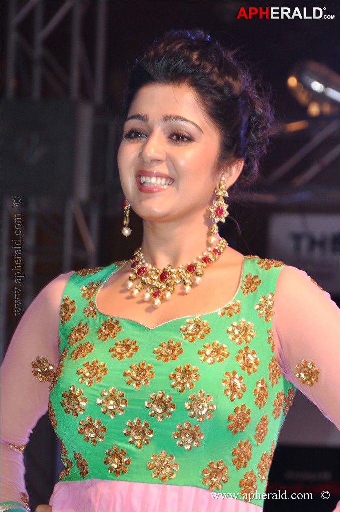 Charmee kaur Latest Hot & Cute Photos