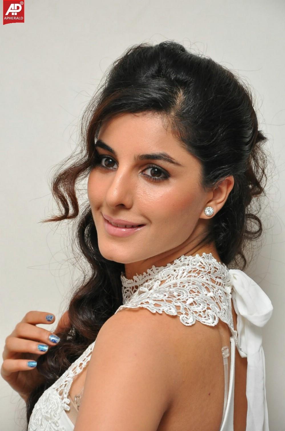 Isha Talwar New Images