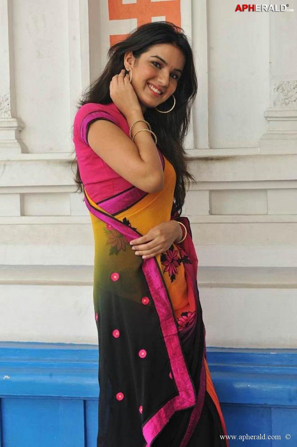 Jasmine New Stills in Saree