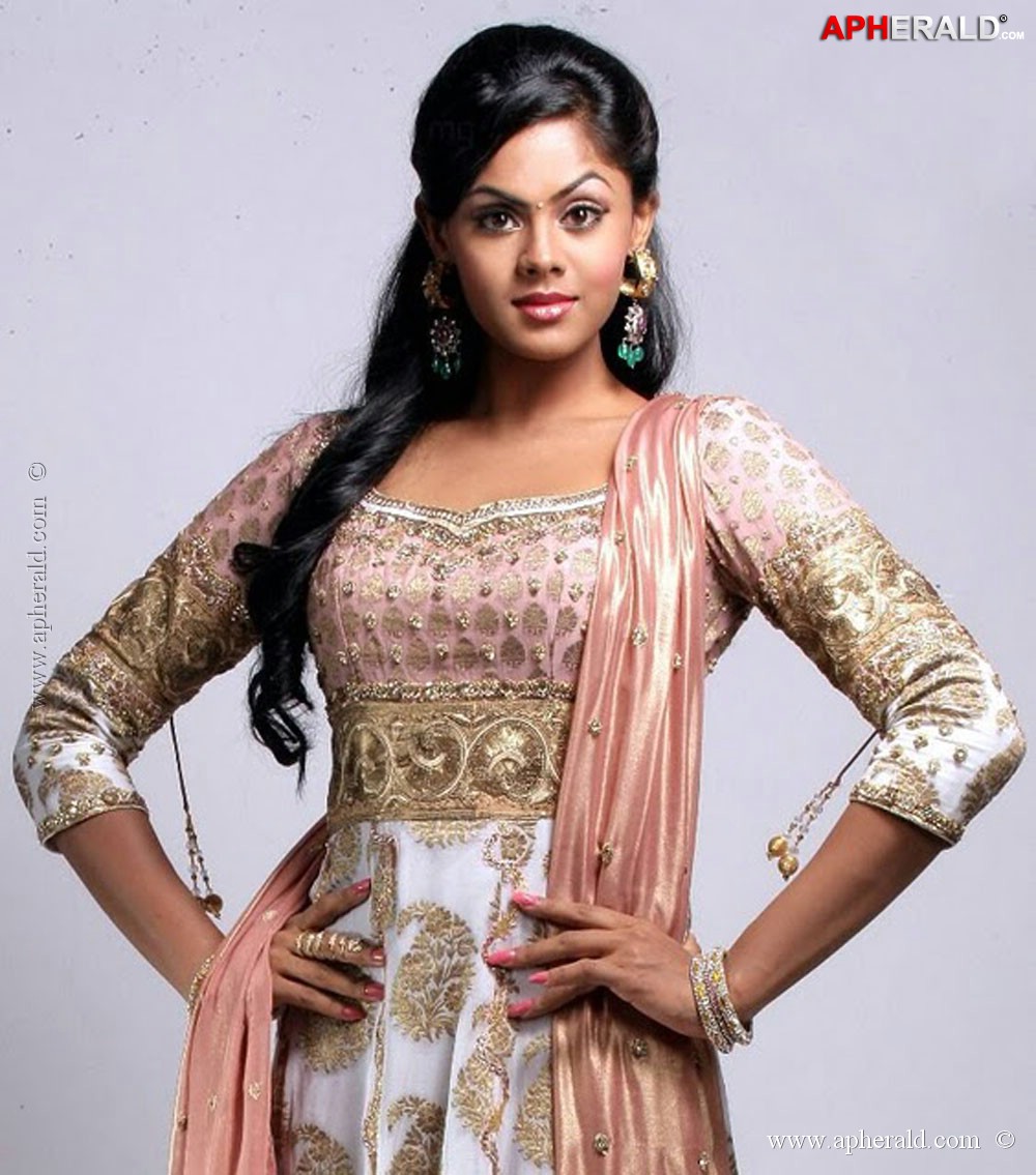 Karthika Nair Latest Photos