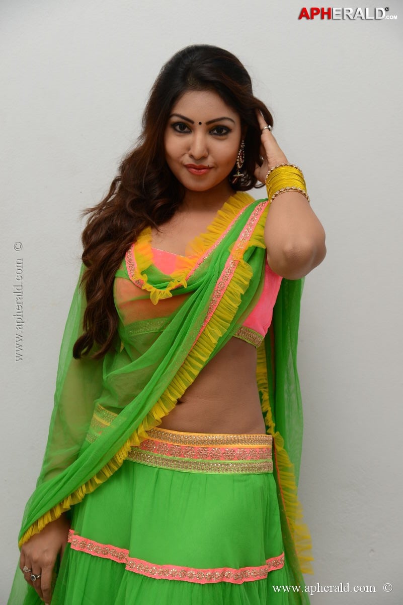 Komal Jha Spicy Photos