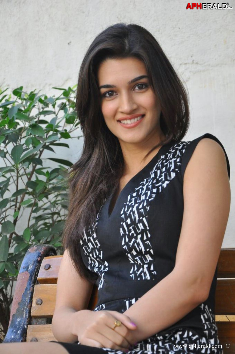 Kriti Sanon Latest Stills