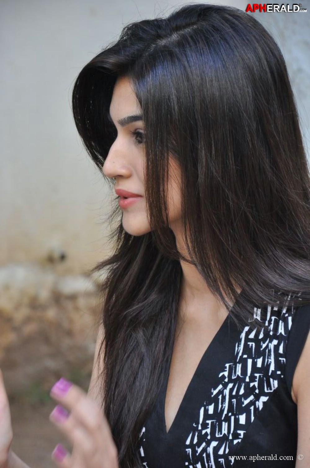 Kriti Sanon Latest Stills