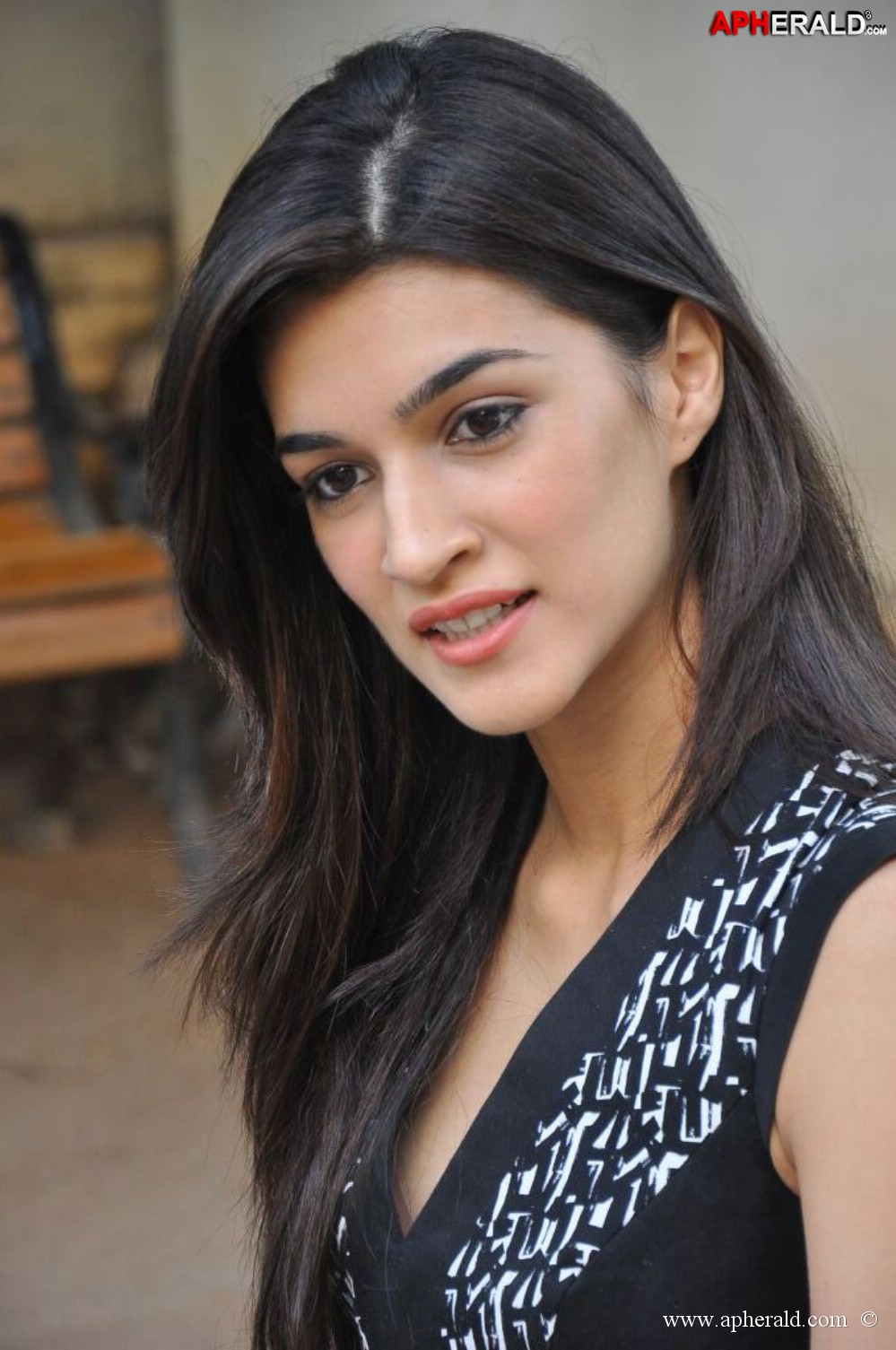 Kriti Sanon Latest Stills