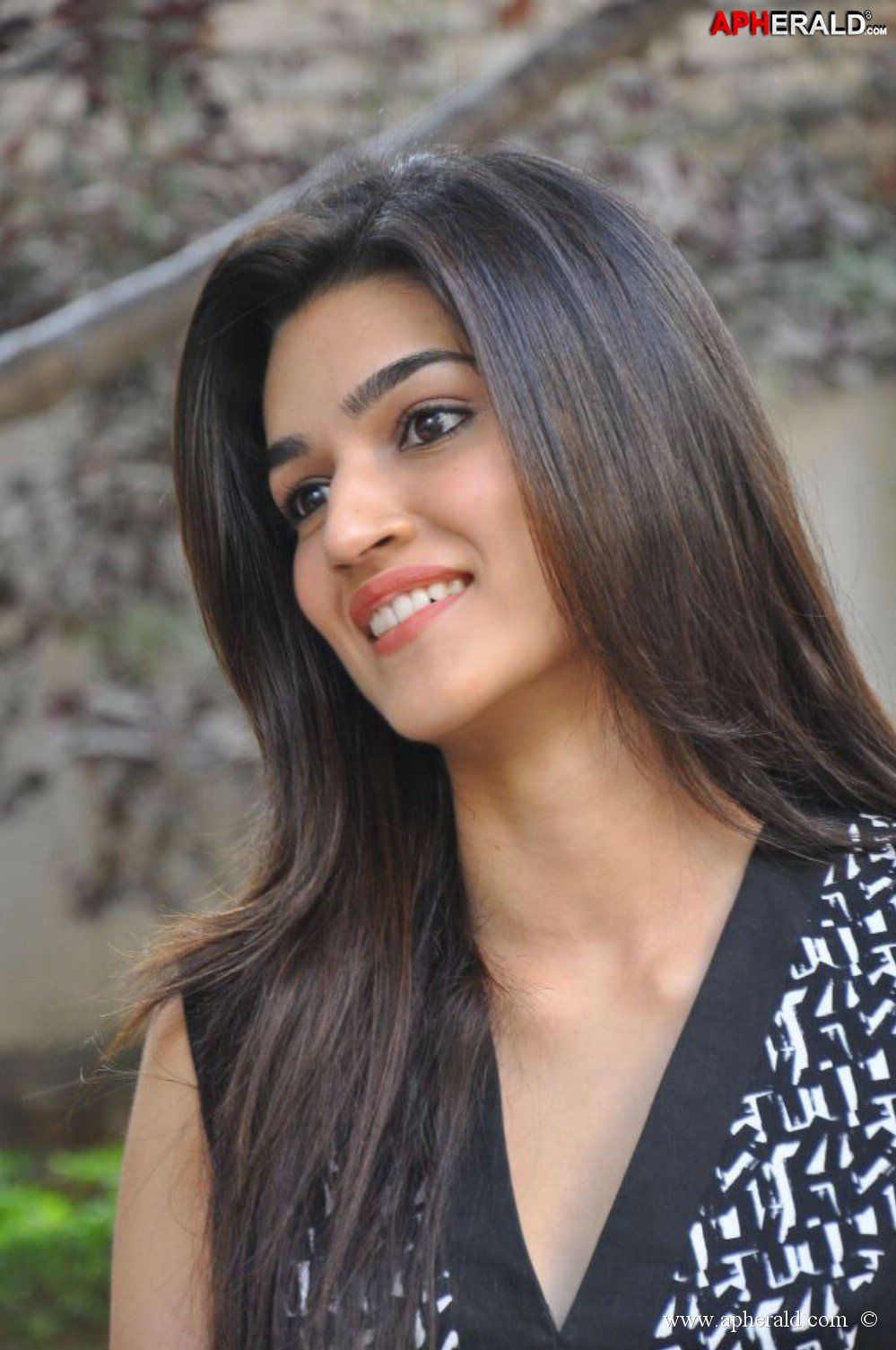 Kriti Sanon Latest Stills