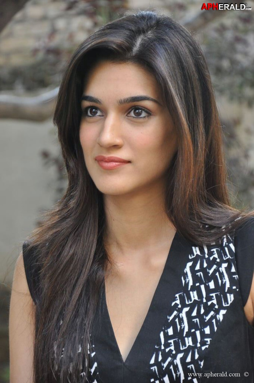 Kriti Sanon Latest Stills