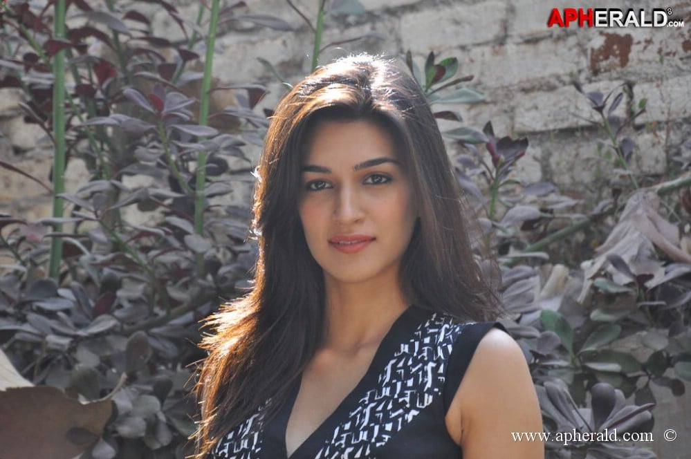 Kriti Sanon Latest Stills