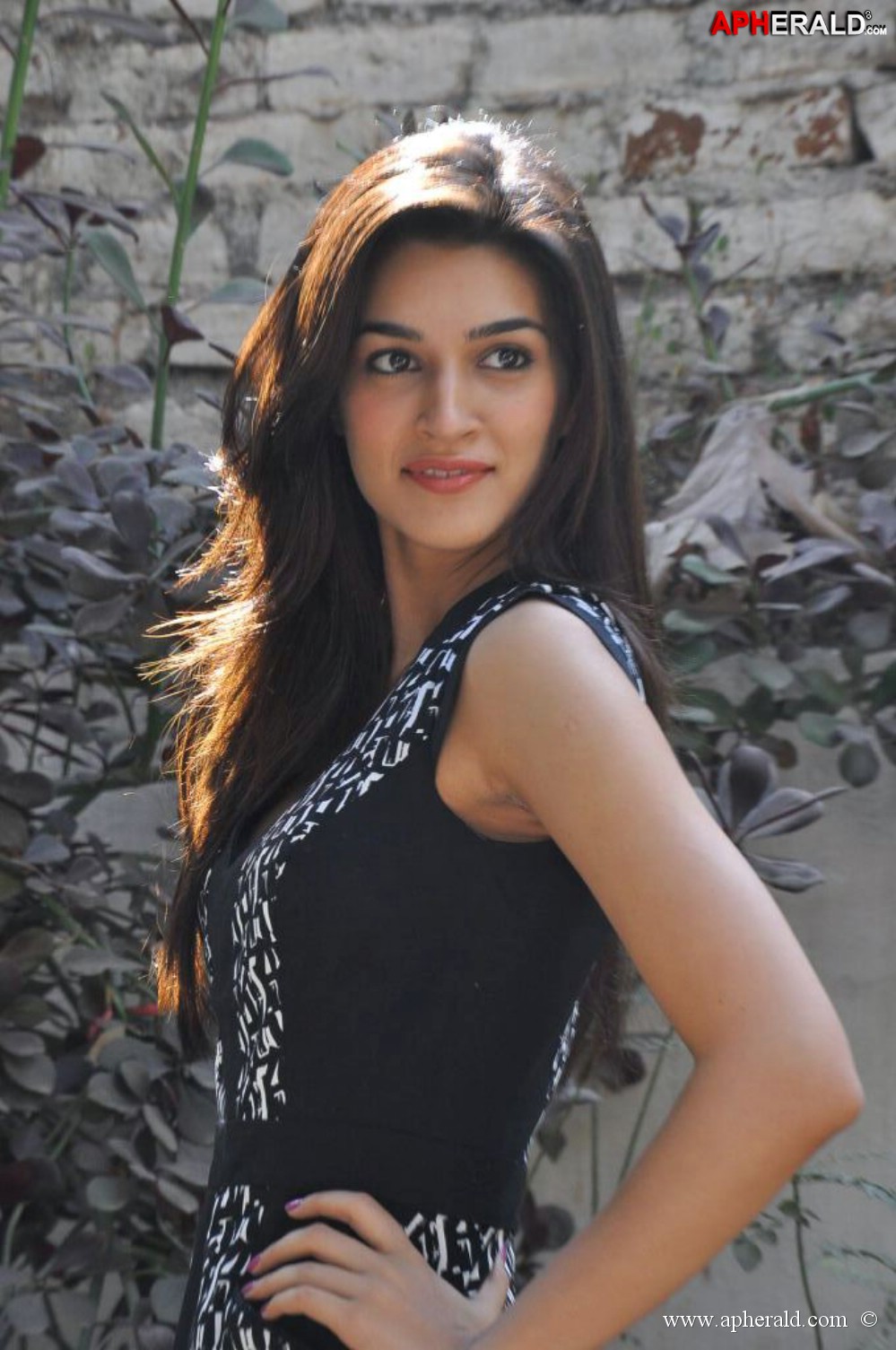 Kriti Sanon Latest Stills