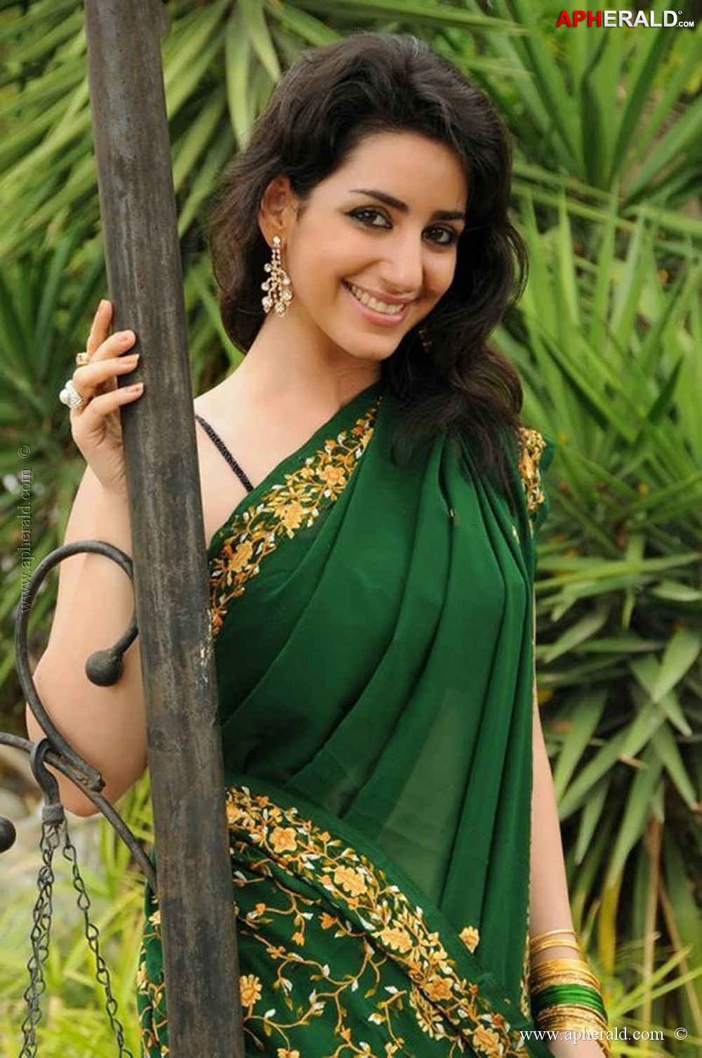 kriya in saree photos