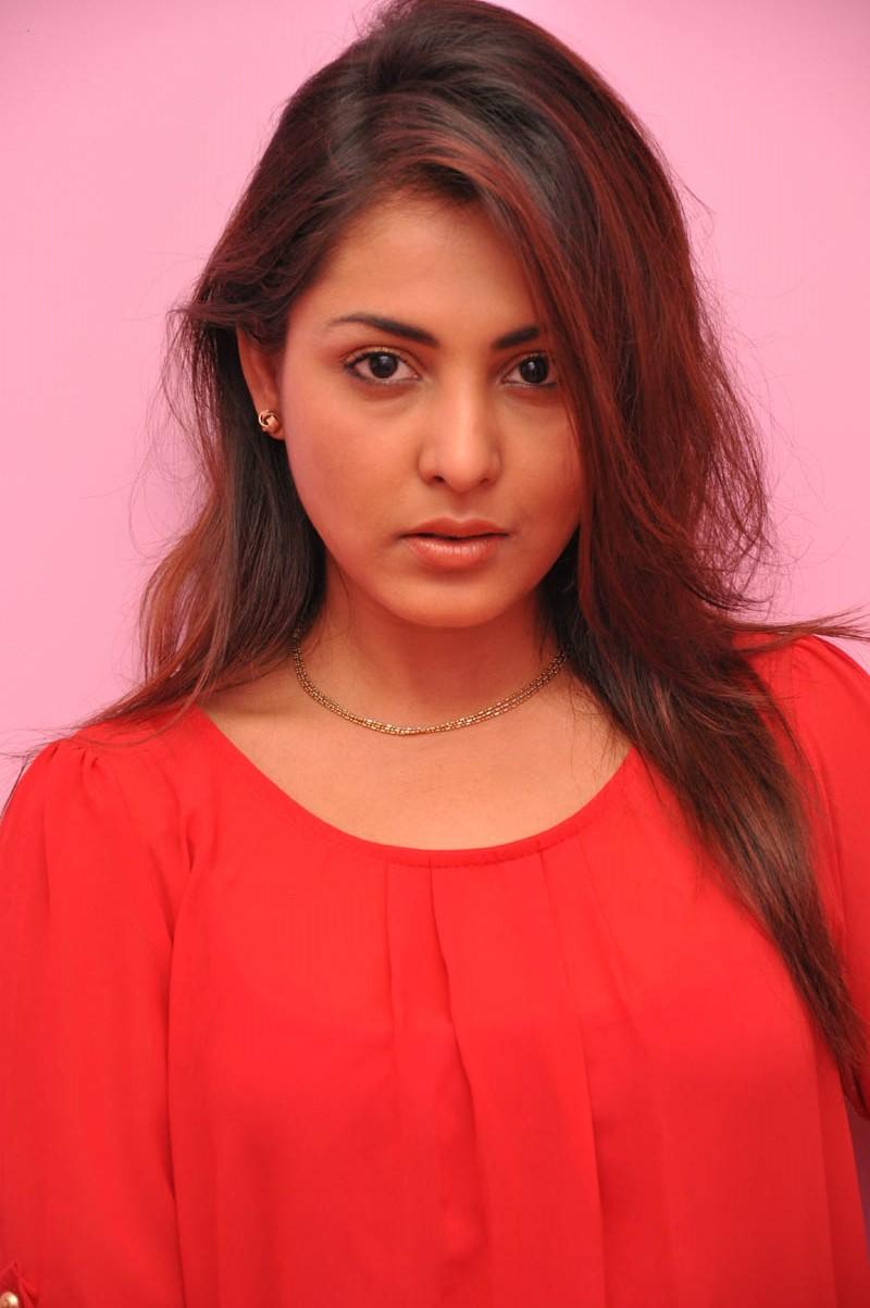 Madhu Shalini Beautiful Images