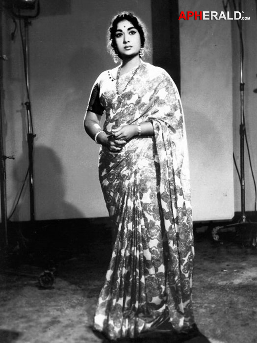 Mahanati Savitri Photos