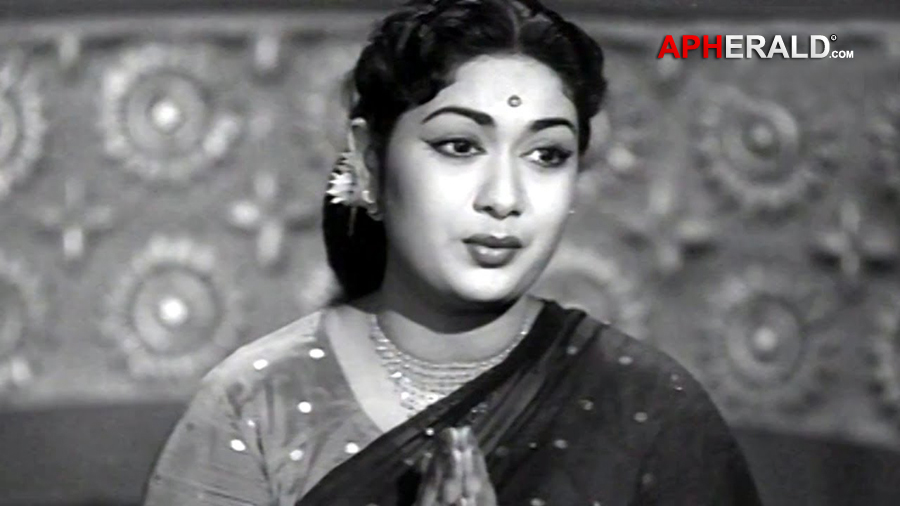 Mahanati Savitri Photos