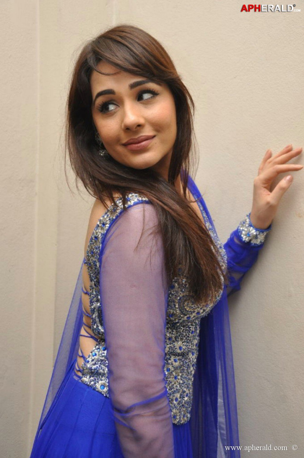 Mandy Takhar Images