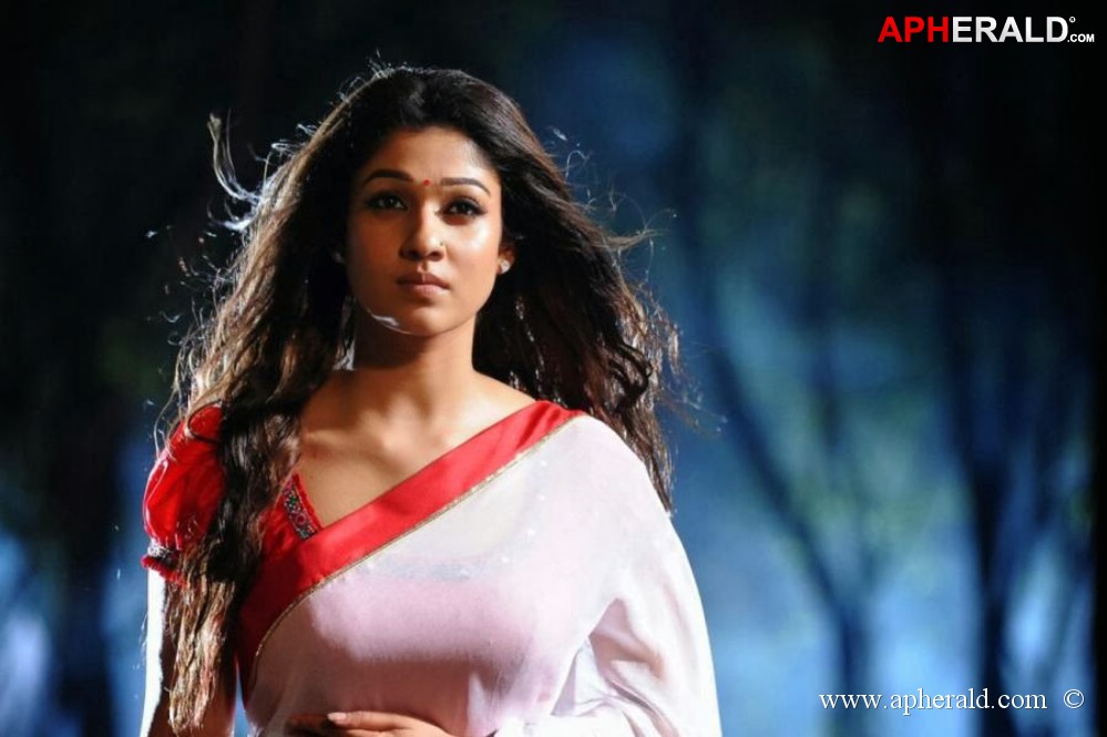 Nayanthara white saree Still