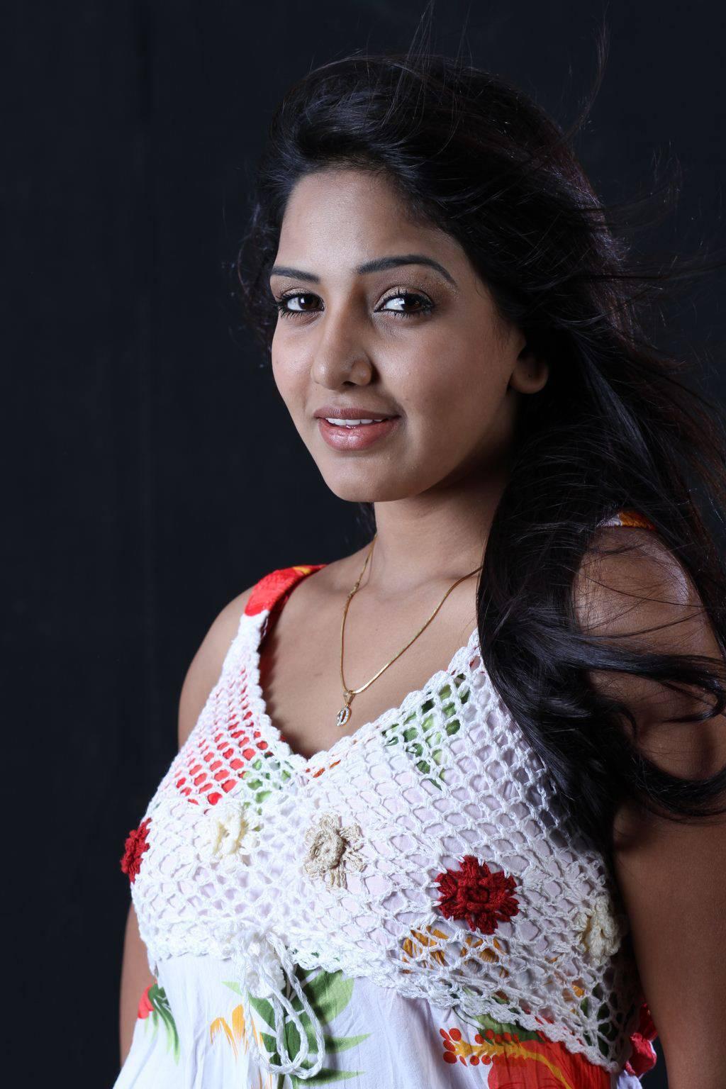 Pavani Reddy New Stills