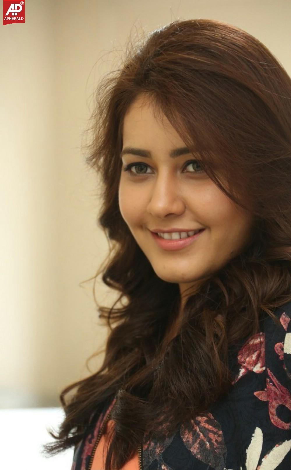 Rashi Khanna New Photoshoot