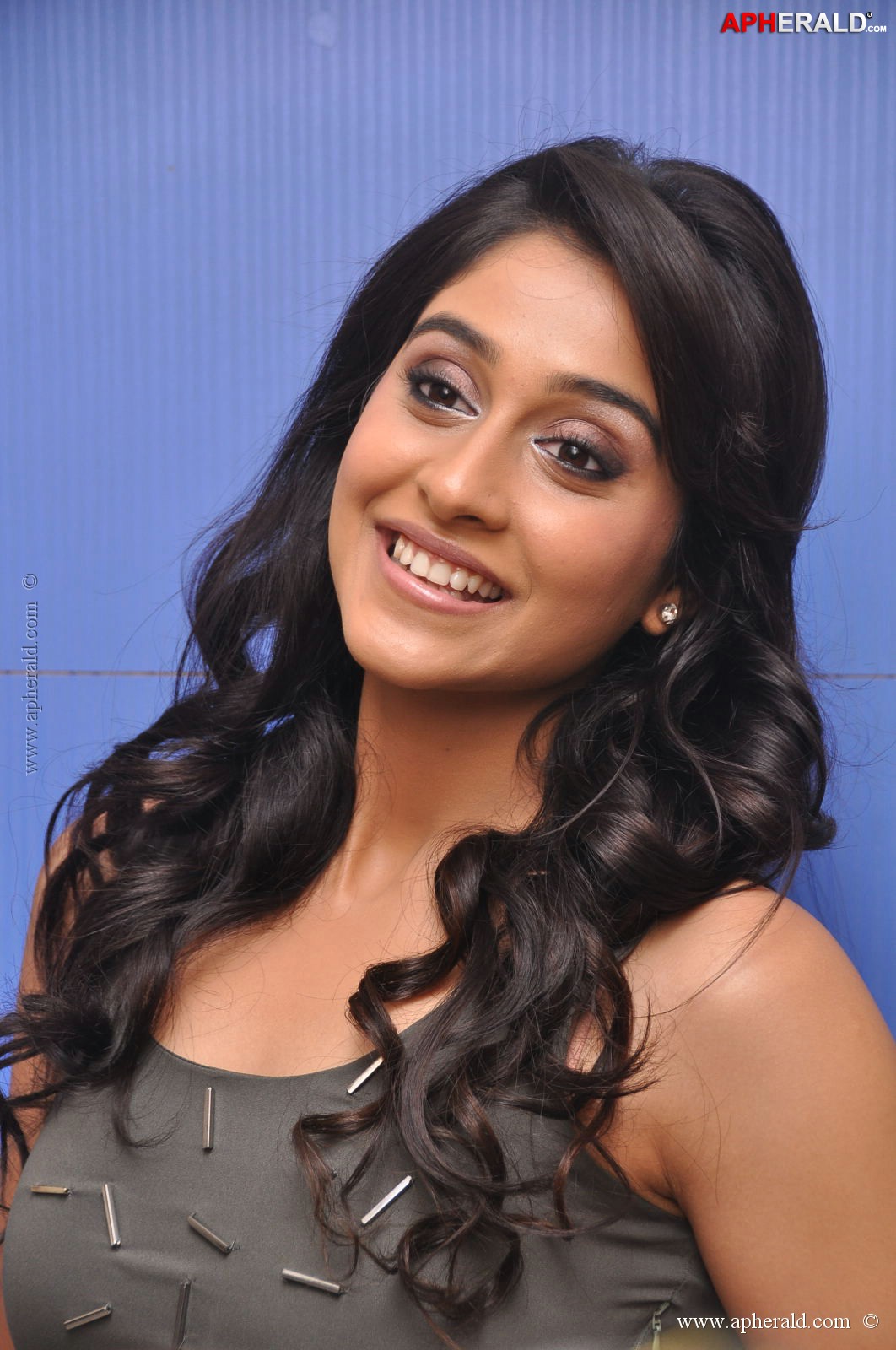 Regina Cassandra Photos