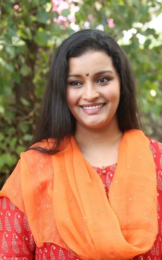 Renu Desai  Latest Stills