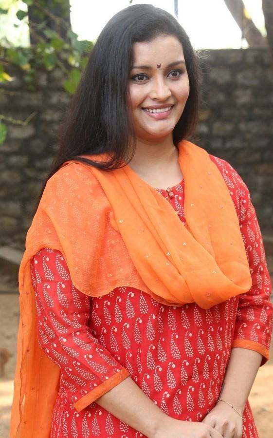 Renu Desai  Latest Stills