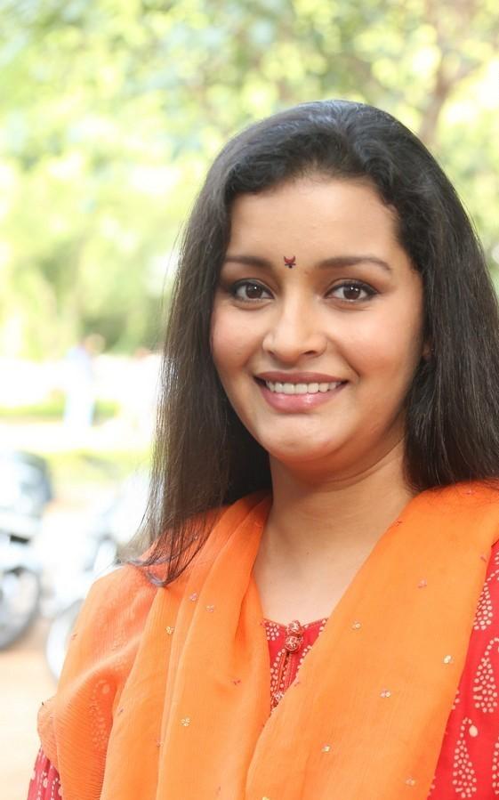 Renu Desai  Latest Stills