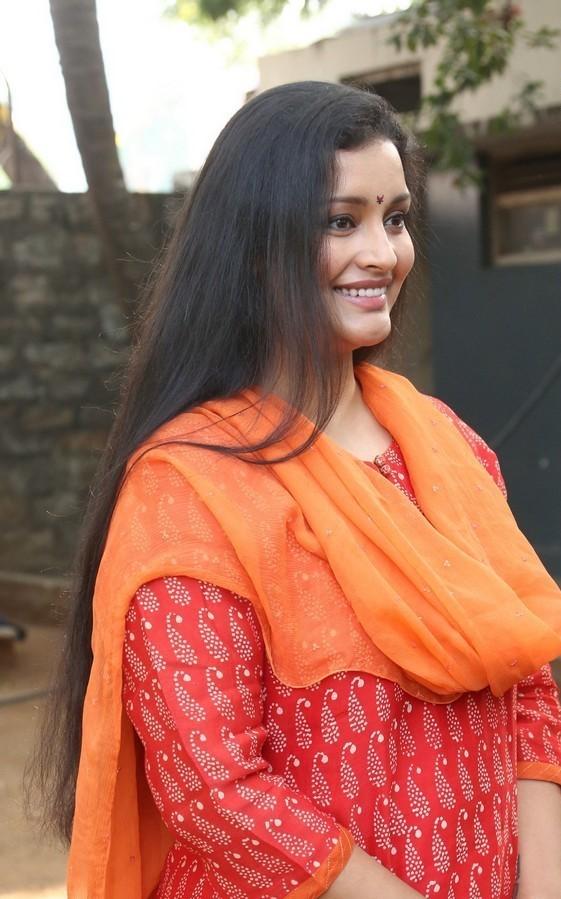 Renu Desai  Latest Stills