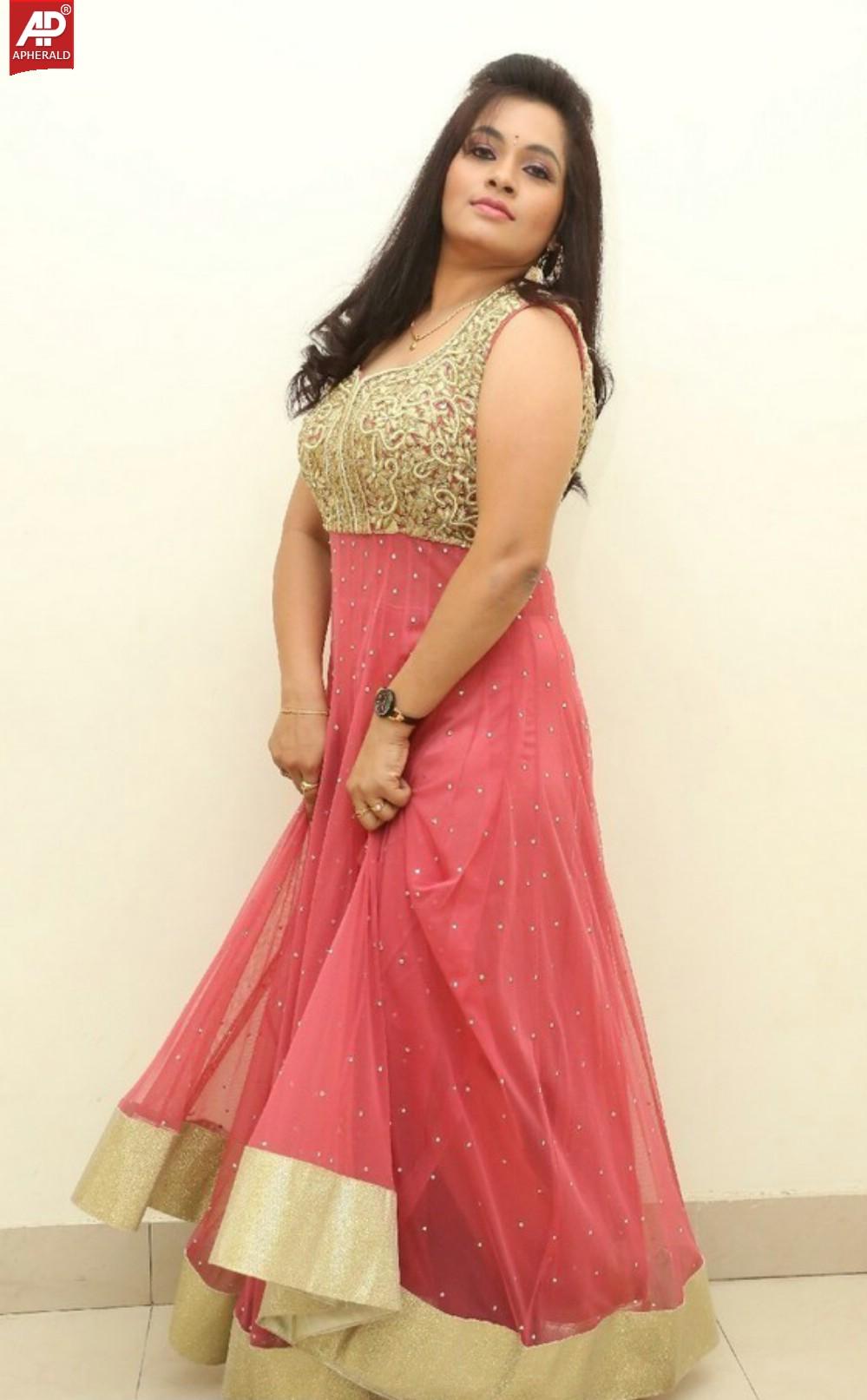 Revathi Chowdary Latest Spicy Photos