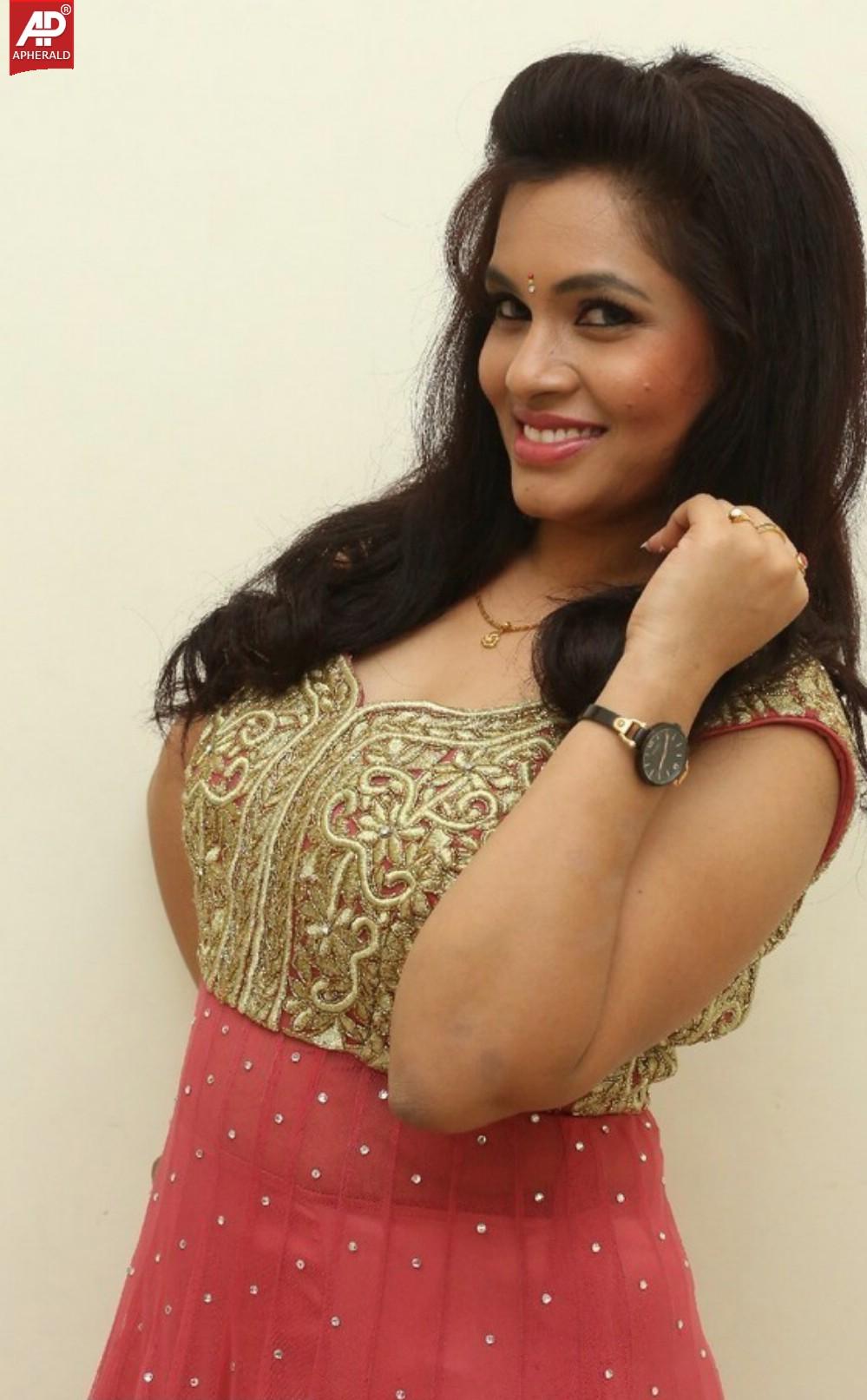 Revathi Chowdary Latest Spicy Photos